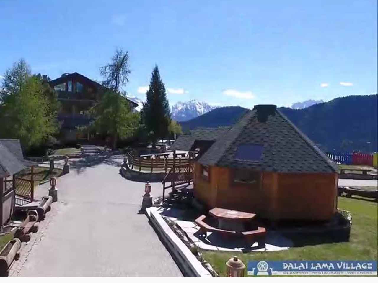 I campeggi in Valle d'Aosta: Dalailama Village.
