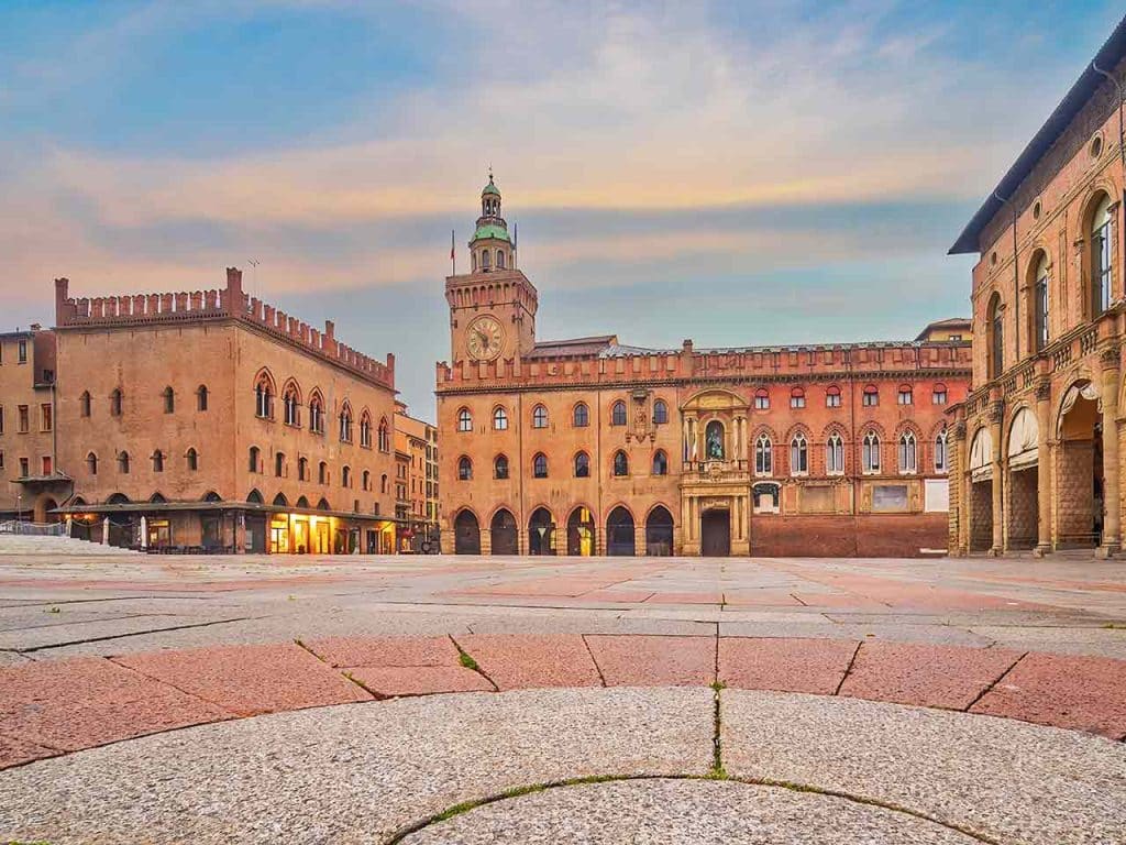 Piazza Maggiore, una delle mete del weekend a Bologna in camper proposto dal PLEINAIRCLUB.