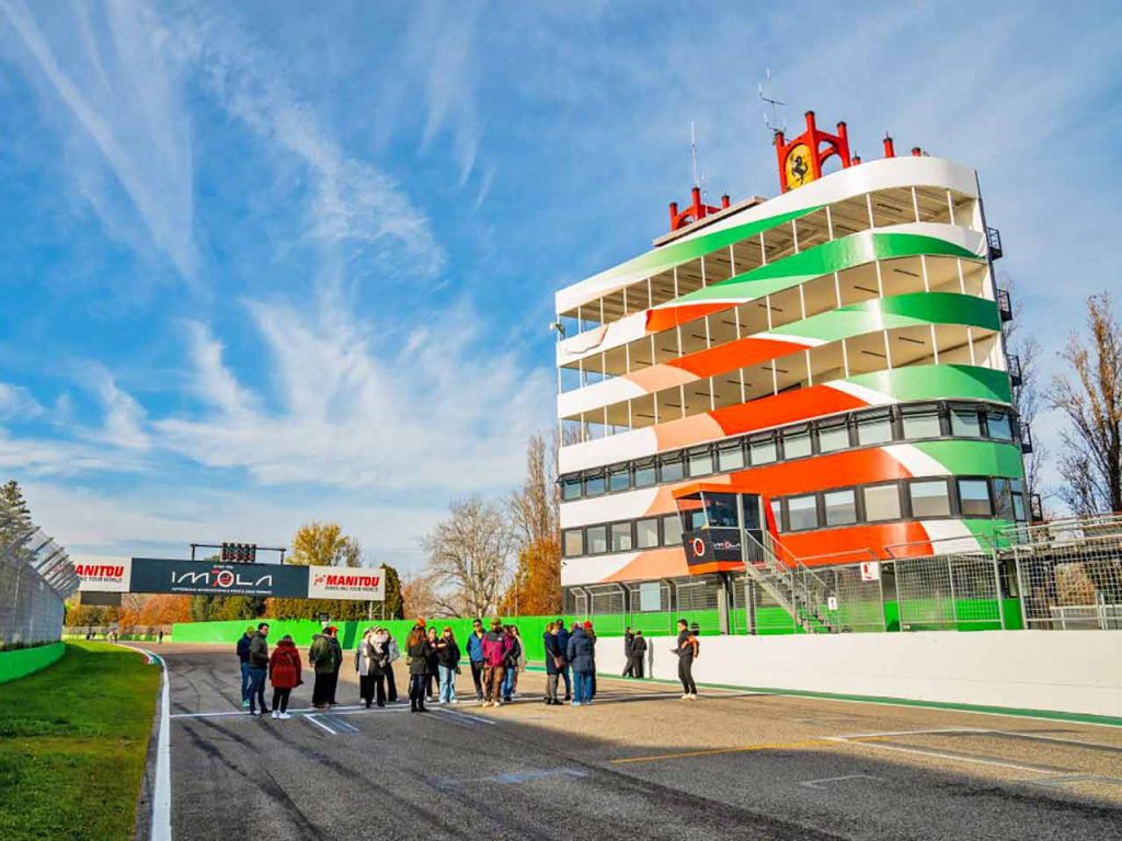 Walking Tour dell’Autodromo Enzo e Dino Ferrari di Imola.