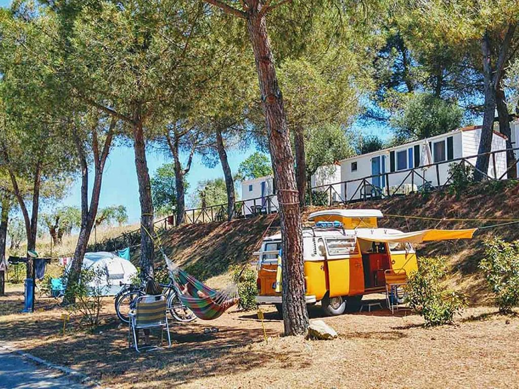 Il Camping Village Cerquestra a Monte del Lago di Magione.