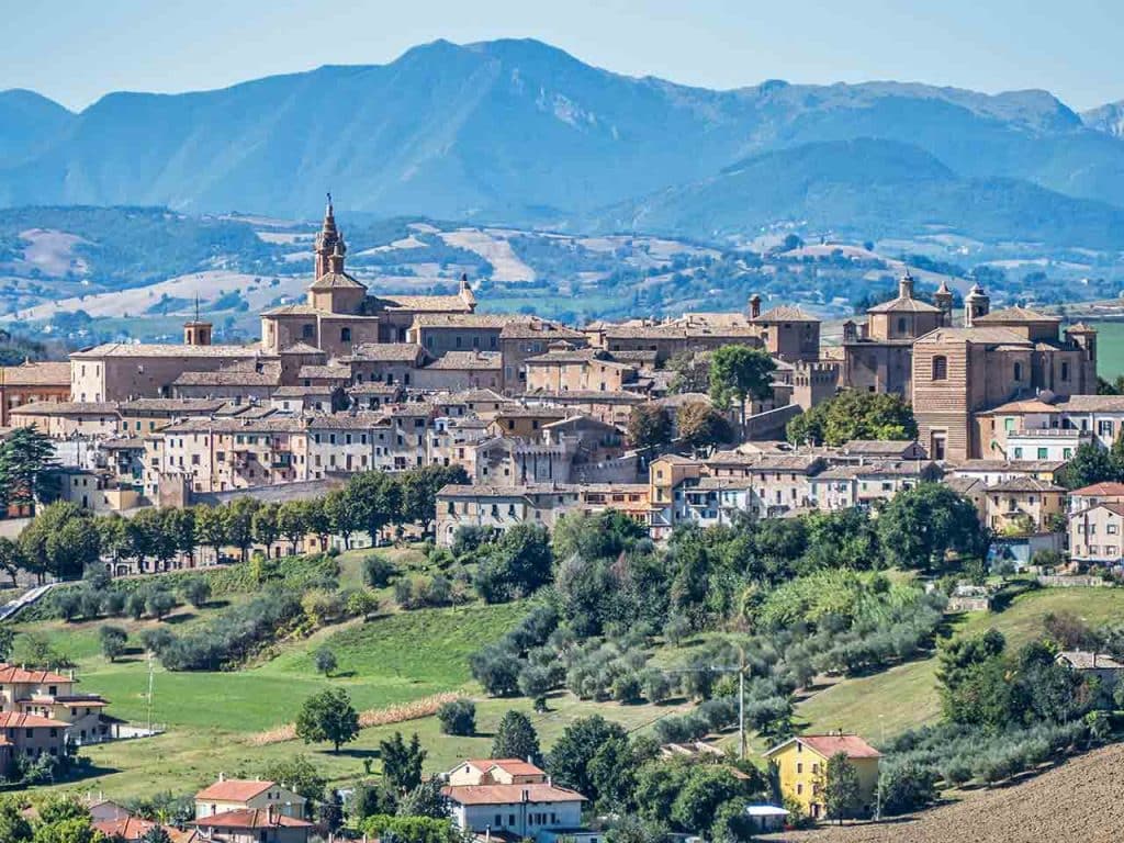 Panorama di Corinaldo (AN), un borgo da visitare questa primavera in camper secondo i consigli del PLEINAIRCLUB.