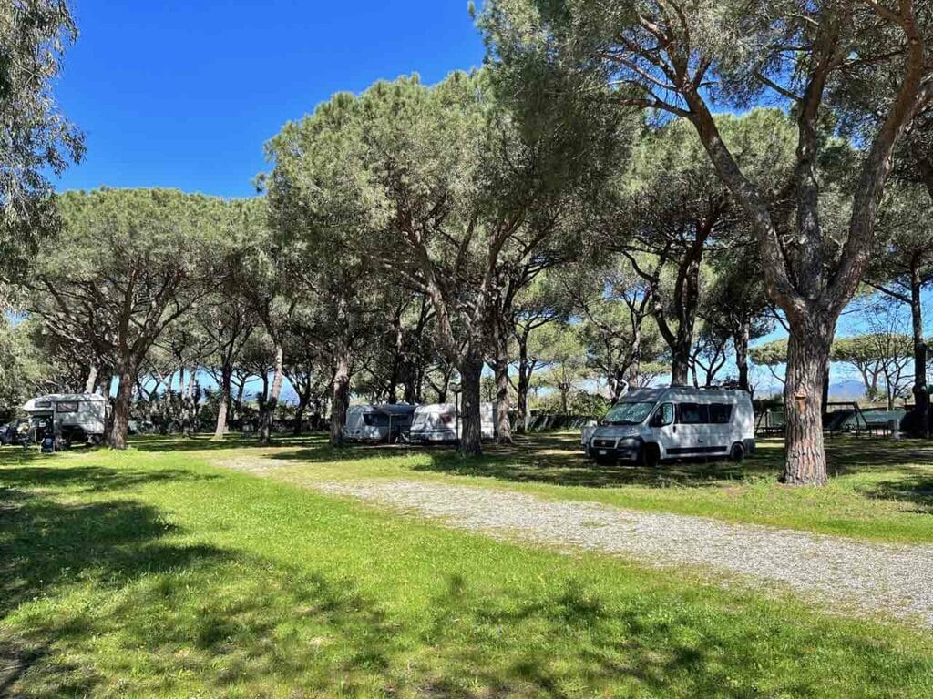 Le piazzole dell'area sosta La Pampa.
