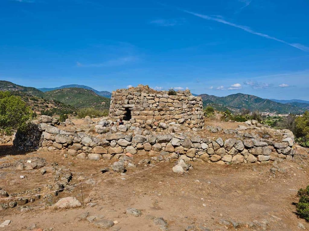 Nuraghe s'Ortali ‘e su Monti nei pressi di Tortolì, Sardegna.
