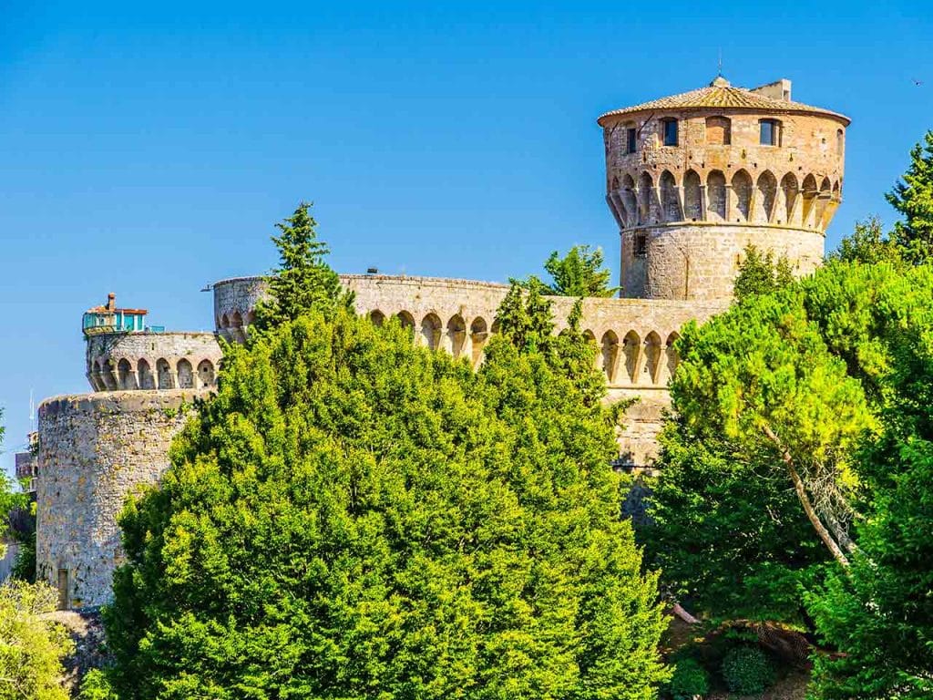 La Fortezza Medicea a Volterra, uno dei luoghi da visitare in camper a luglio consigliati dal PLEINAIRCLUB.