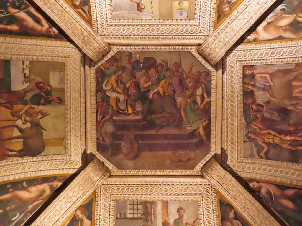 Gli affreschi della Sala dell'Asino d'Oro nella Rocca dei Rossi di San Secondo Parmense.