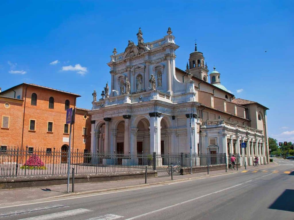 Weekend in camper a Parma e dintorni: il Santuario della Beata Vergine Maria del Santo Rosario a Fontanellato.