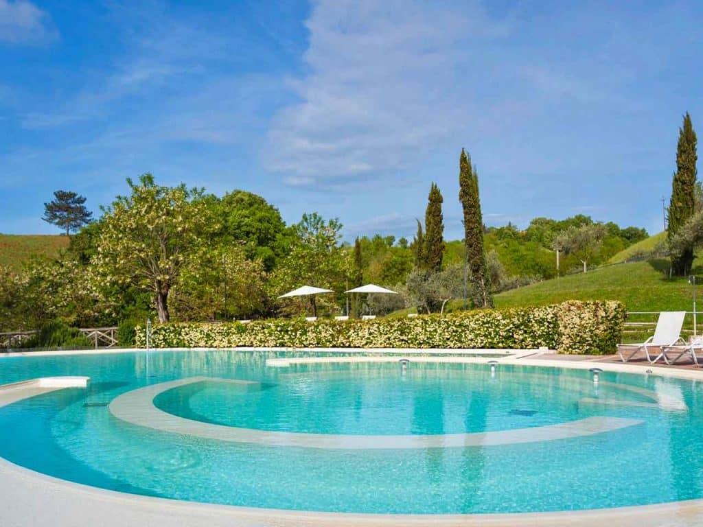 Una vasca esterna delle Terme di Chianciano.