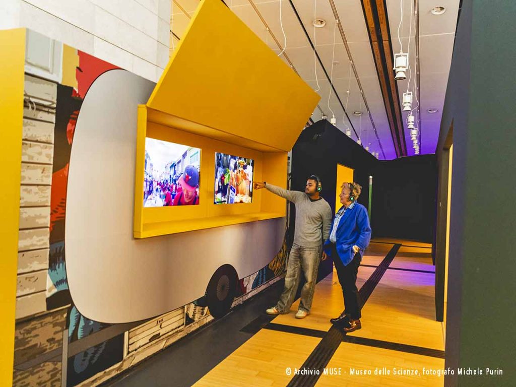 L'area tematica "La strada dei ristoranti" della mostra Food Sound al MUSE di Trento, che puoi visitare approfittando degli sconti offerti dalla tessera del PLEINAIRCLUB.