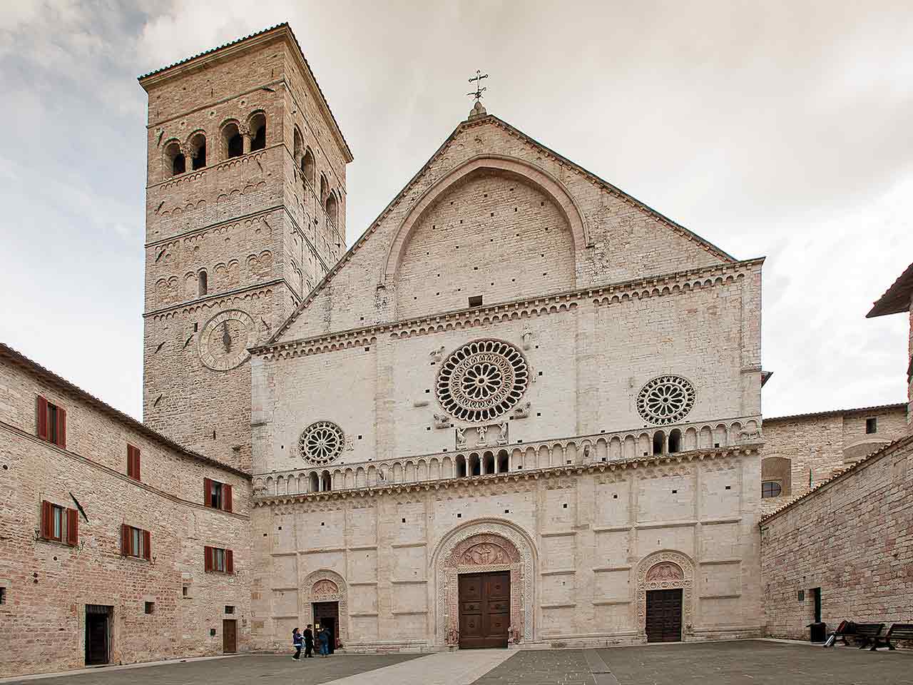 Duomo di San Rufino ad Assisi - Weekend in camper in Umbria
