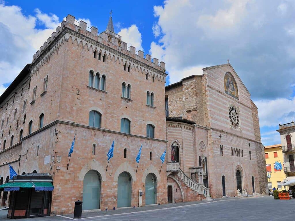 Weekend in Umbria con il camper: la cattedrale di San Feliciano a Foligno.