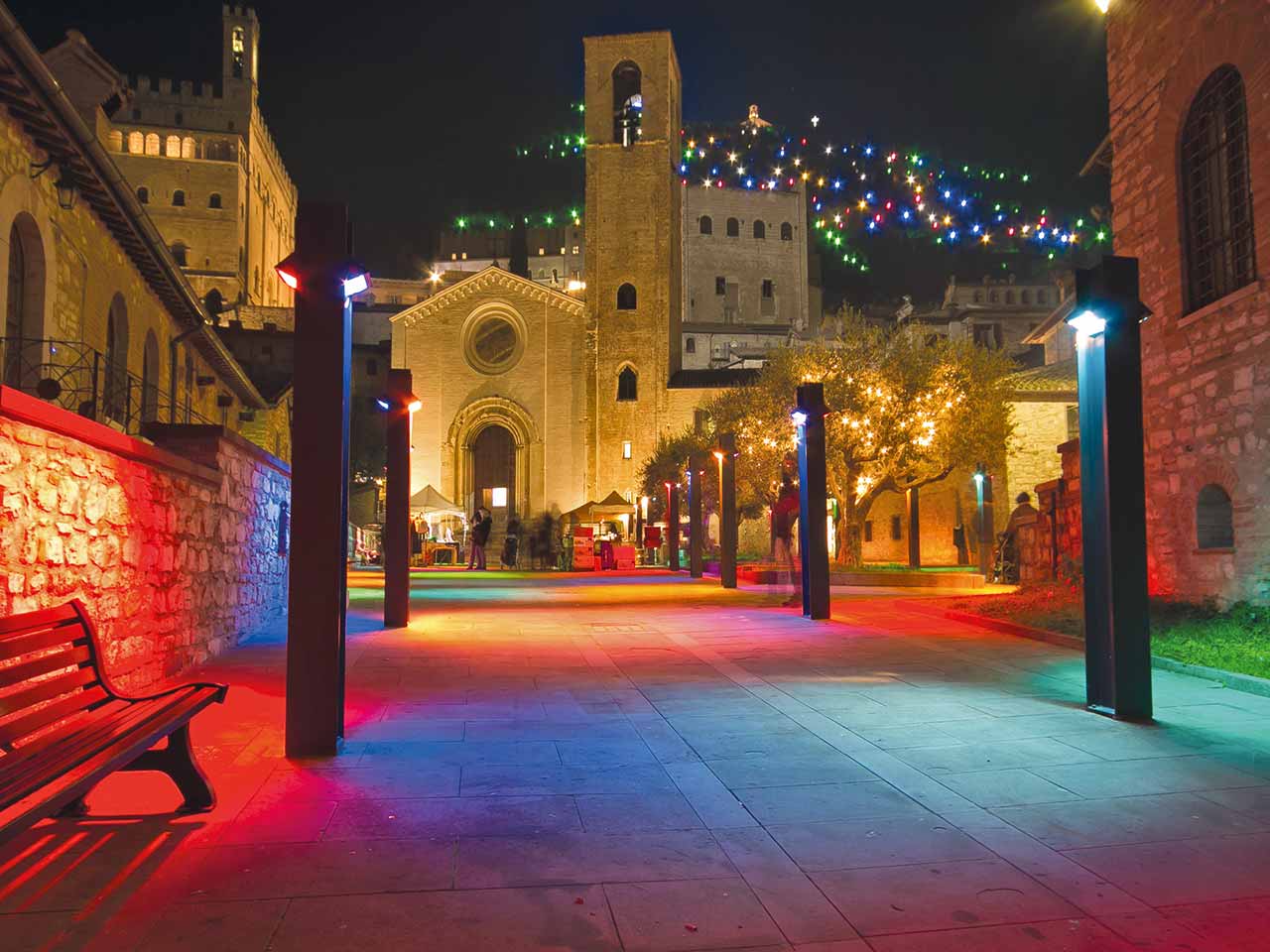 L'Albero di Natale più grande del mondo e il Christmas Land a Gubbio.