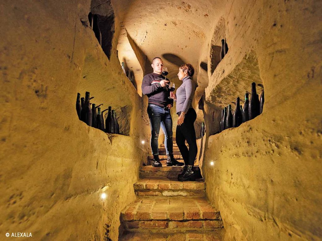 Uno degli infernot di Cella Monte, tappa da non perdere durante un weekend nel Monferrato in camper.
