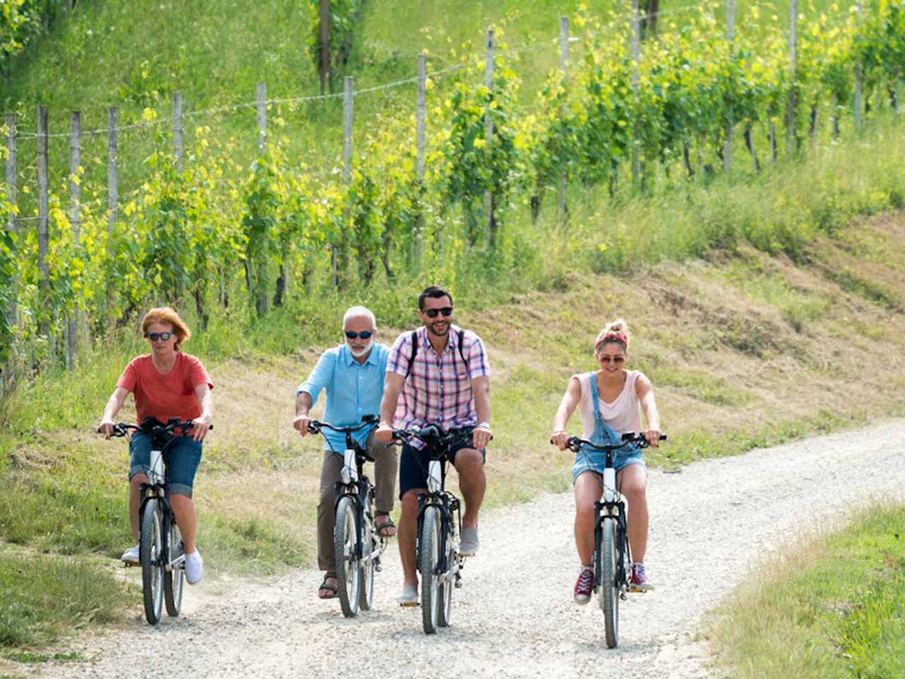 Un tour in bicicletta proposto da Bikesquare, azienda presso la quale puoi ottenere gli  sconti per le attività outdoor offerti dal PLEINAIRCLUB.