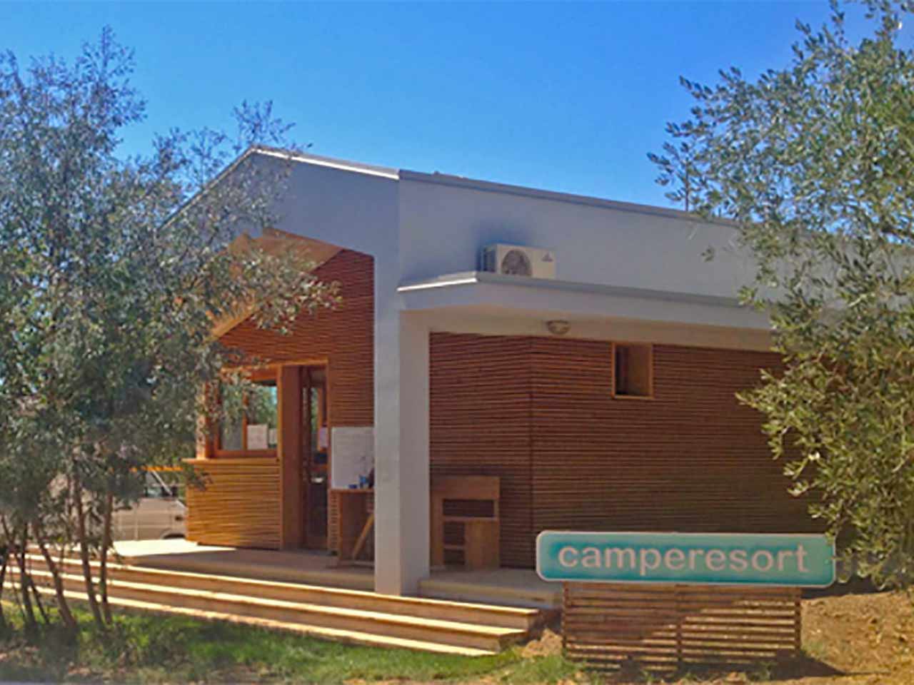 Aree sosta camper in Toscana: Camperesort a Castagneto Carducci (LI).