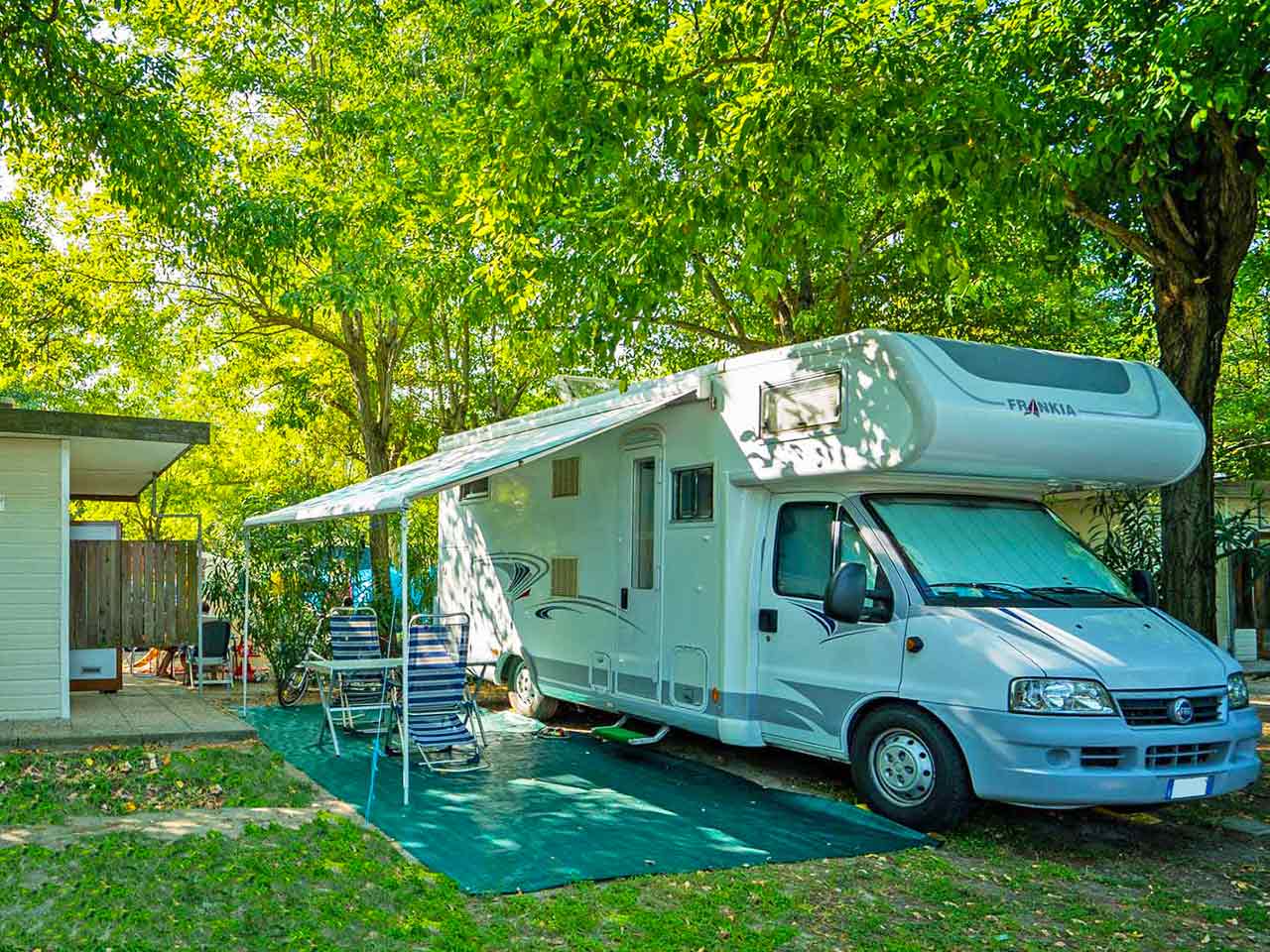 Campeggi in Emilia Romagna da non perdere: il Camping Village Tahiti a Lido delle Nazioni di Comacchio (FE).