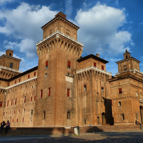 A ferrara con la guida