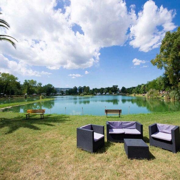 Camping lago azzurro