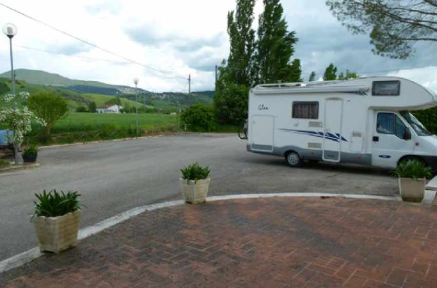 Area sosta camper alviano