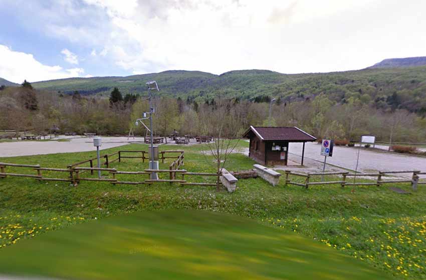 Area sosta camper turint alba