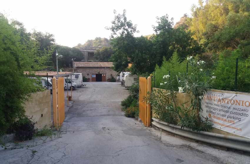 Area di sosta camper sant'antonio - taormina
