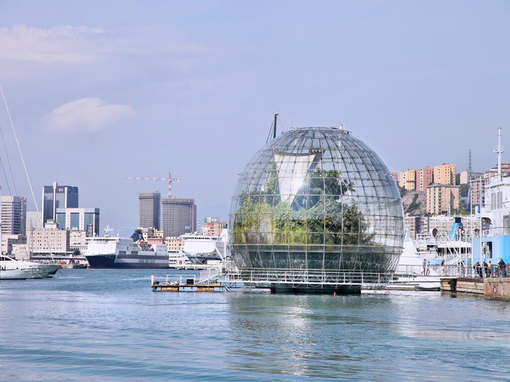 La Biosfera, struttura di Genova alla quale puoi accedere approfittando degli sconti per l'Acquario di Genova e le strutture collegate offerti dalla tessera del PLEINAIRCLUB.