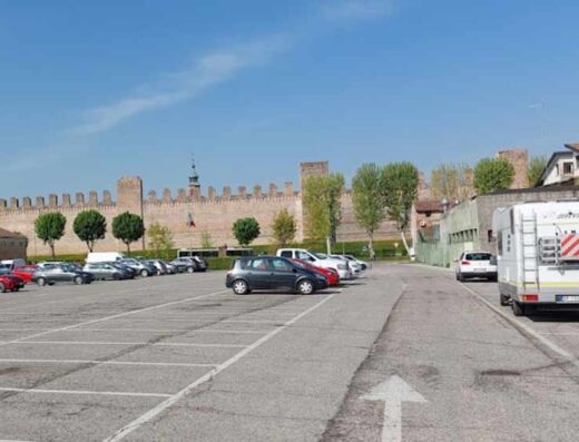 PARCHEGGIO MILITE IGNOTO