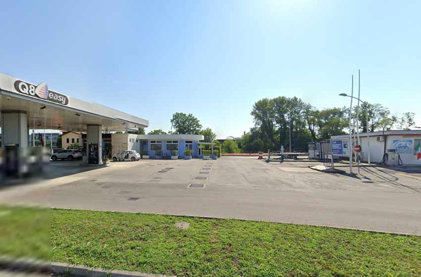 Area sosta centro lavaggio self
