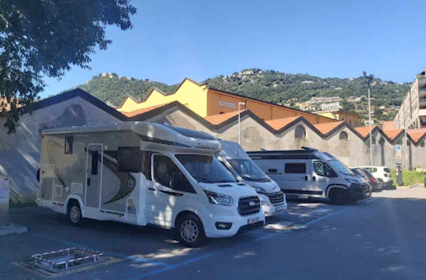 Area parcheggio ippocastano