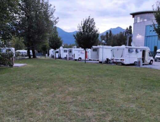 AREA SOSTA CAMPER COSTA VOLPINO