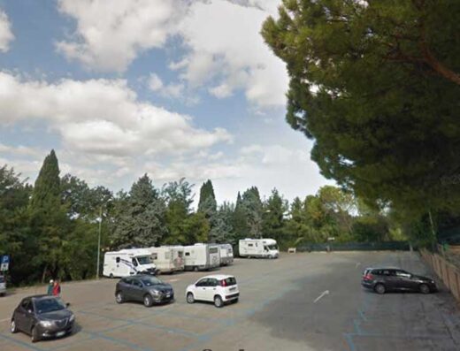 AREA SOSTA CAMPER GRADARA
