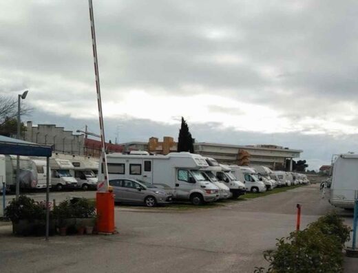 GRAN PARCHEGGIO ALBEROTANZA