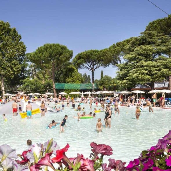Hu altomincio village