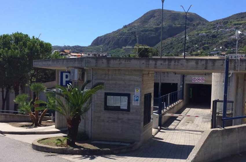 Eolie parking - lipari