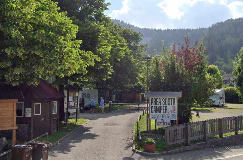 Area sosta camper - mezzano l'arca