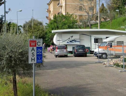 PARCHEGGIO CAMPER MOGLIANO
