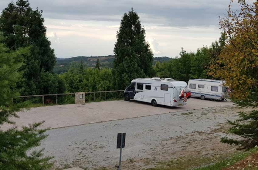 Area sosta camper mombarcaro