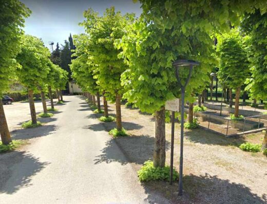 PARCHEGGIO DEL MONTE CON CAMPER SERVICE