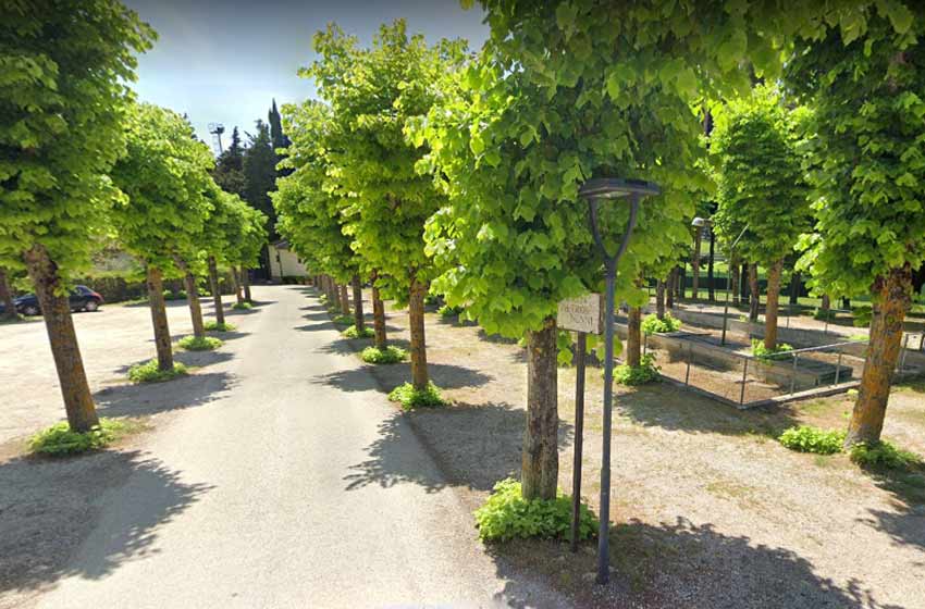 Parcheggio del monte con camper service