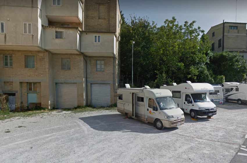 Area sosta camper offida