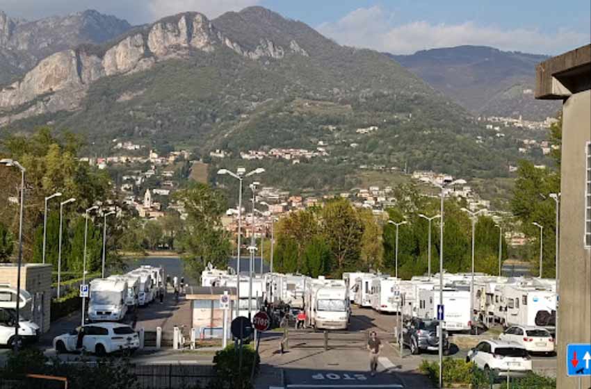Area sosta camper - olginate