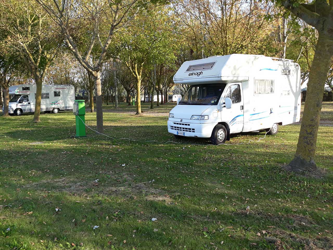 Area sosta camper oasi park