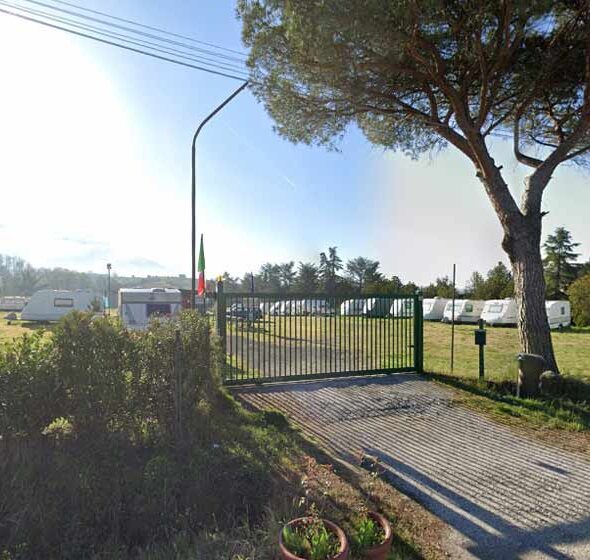Area sosta camper mentana