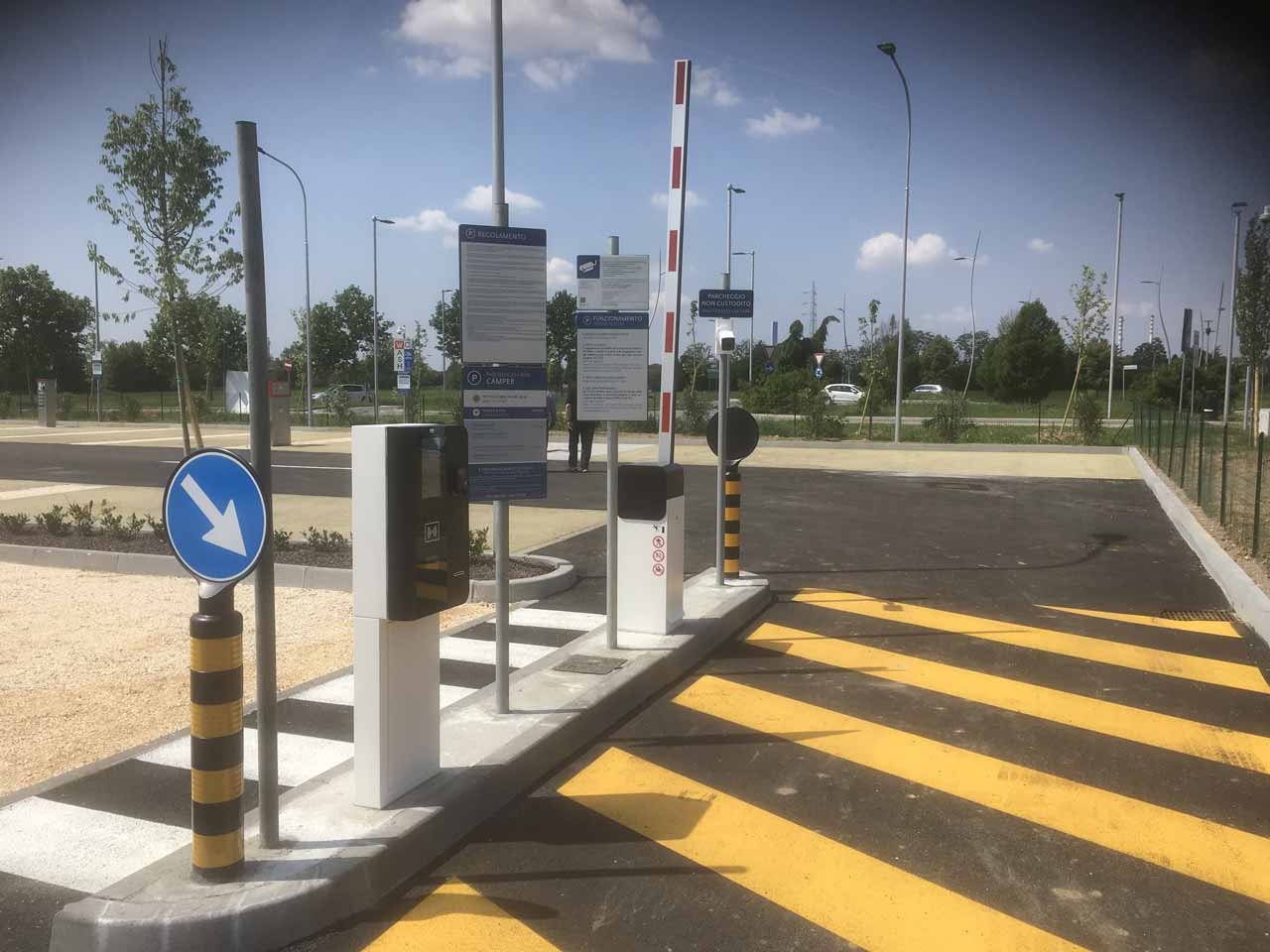 Parcheggio metro poliambulanza