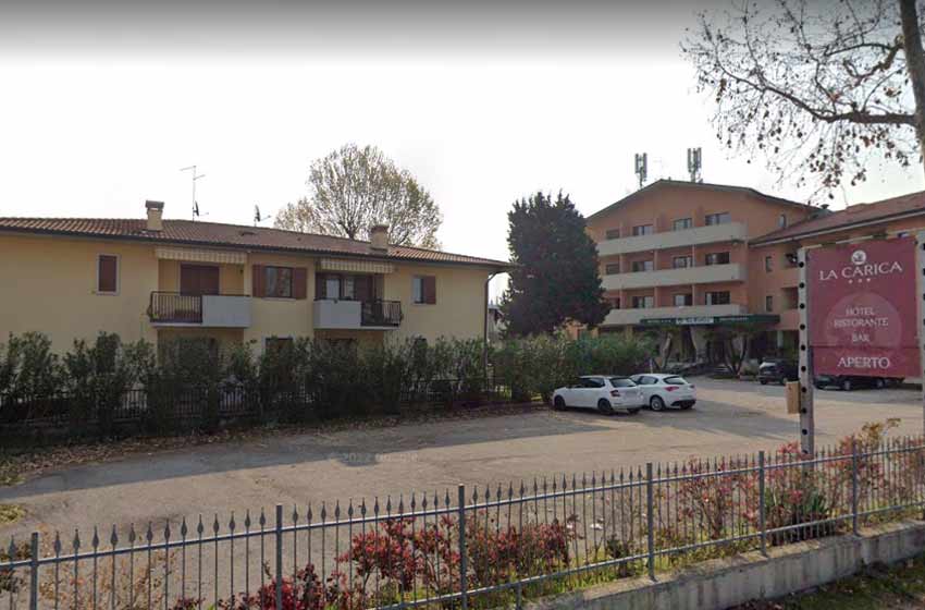 Area parcheggio albergo la carica
