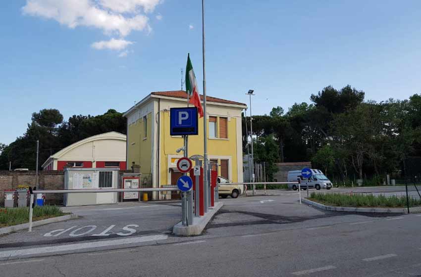 Area sosta camper pesaro centro