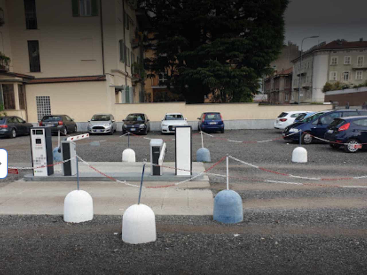 Piazzale bergomi parking