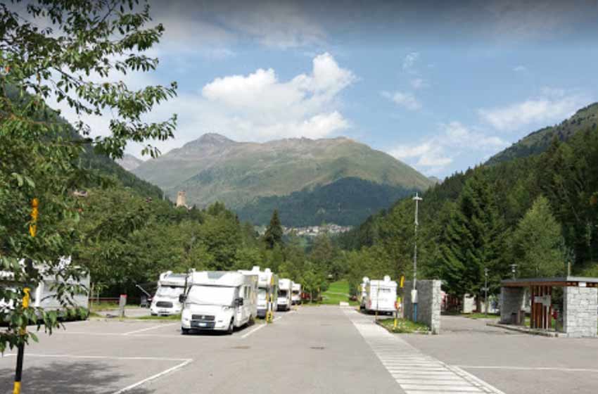 Sosta camper ponte di legno