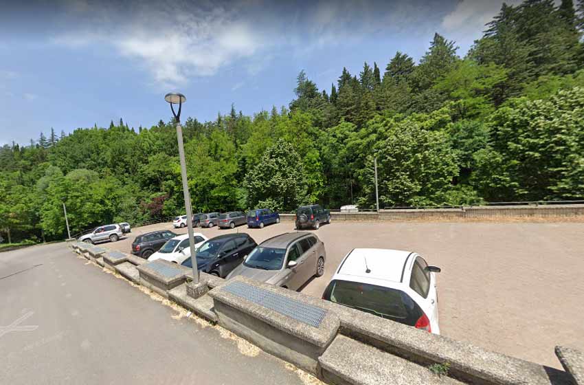 Parcheggio centro portico di romagna
