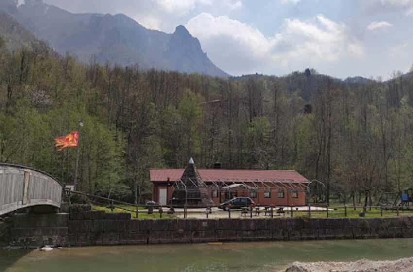 Area sosta camper posina