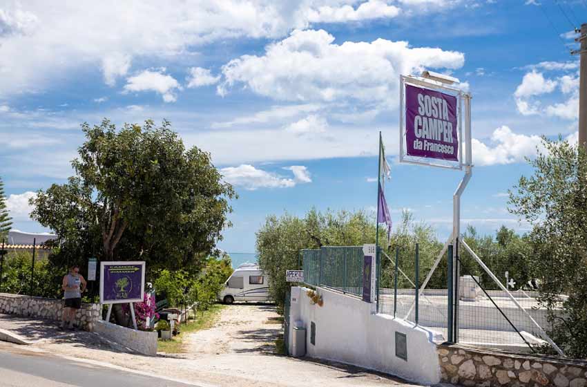 Sosta camper da francesco - mattinata